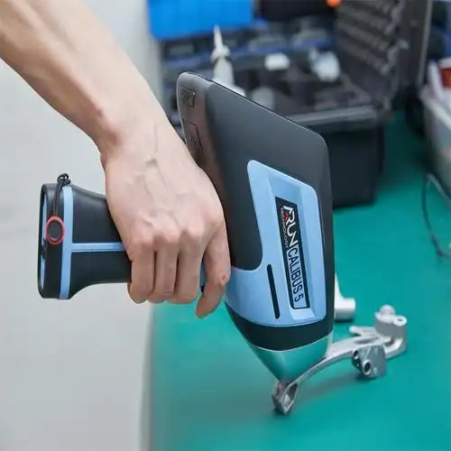 Handheld spectrometer material analysis for precise identification of metal and plastic materials in manufacturing quality control