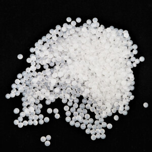 Material plástico LDPE con excelente flexibilidad y resistencia química para aplicaciones de moldeo por inyección y embalaje.