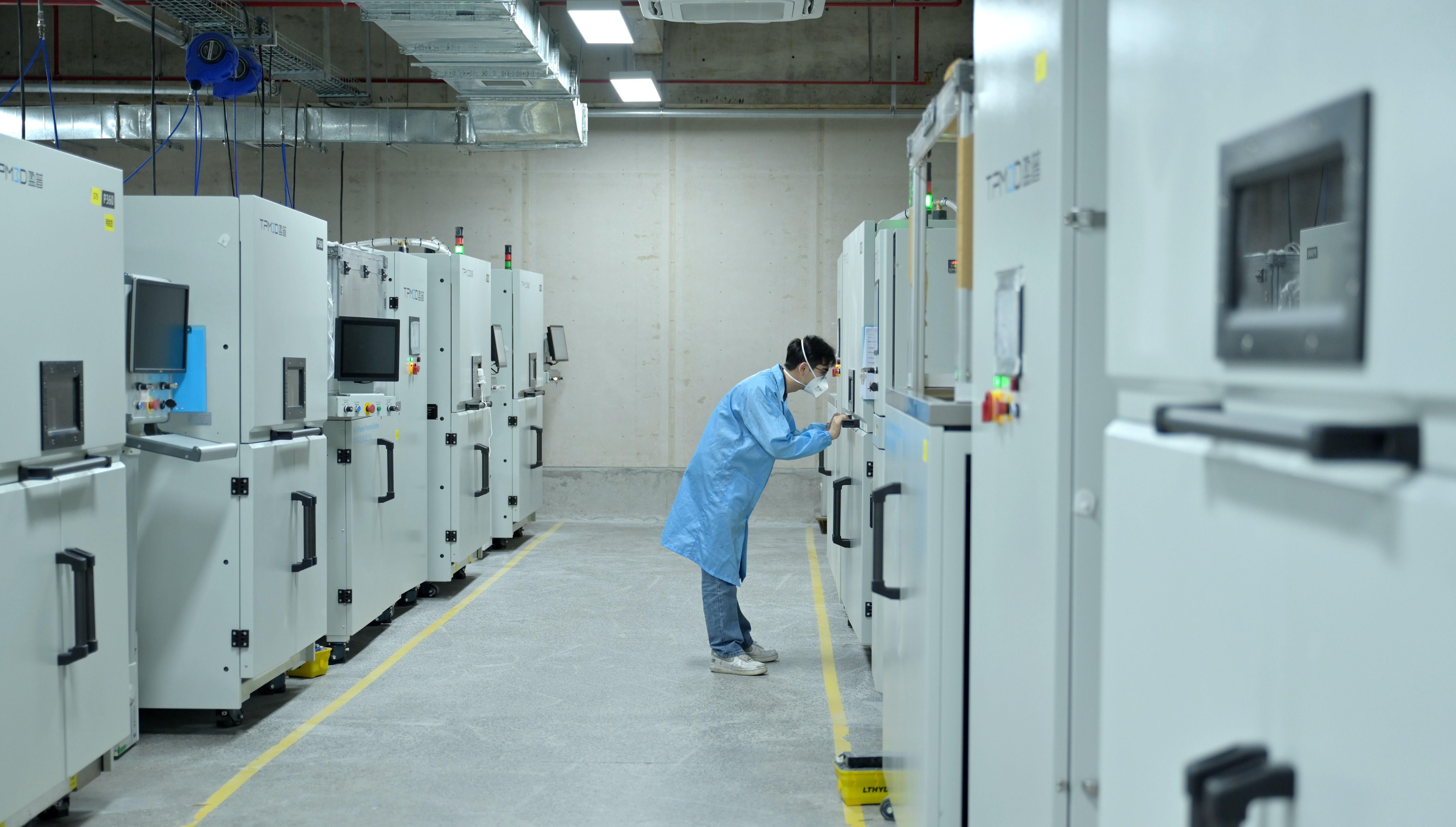 3D Printing Workshop 3D printing workshop — additive manufacturing facility producing precision prototypes and custom parts with advanced 3D printers.