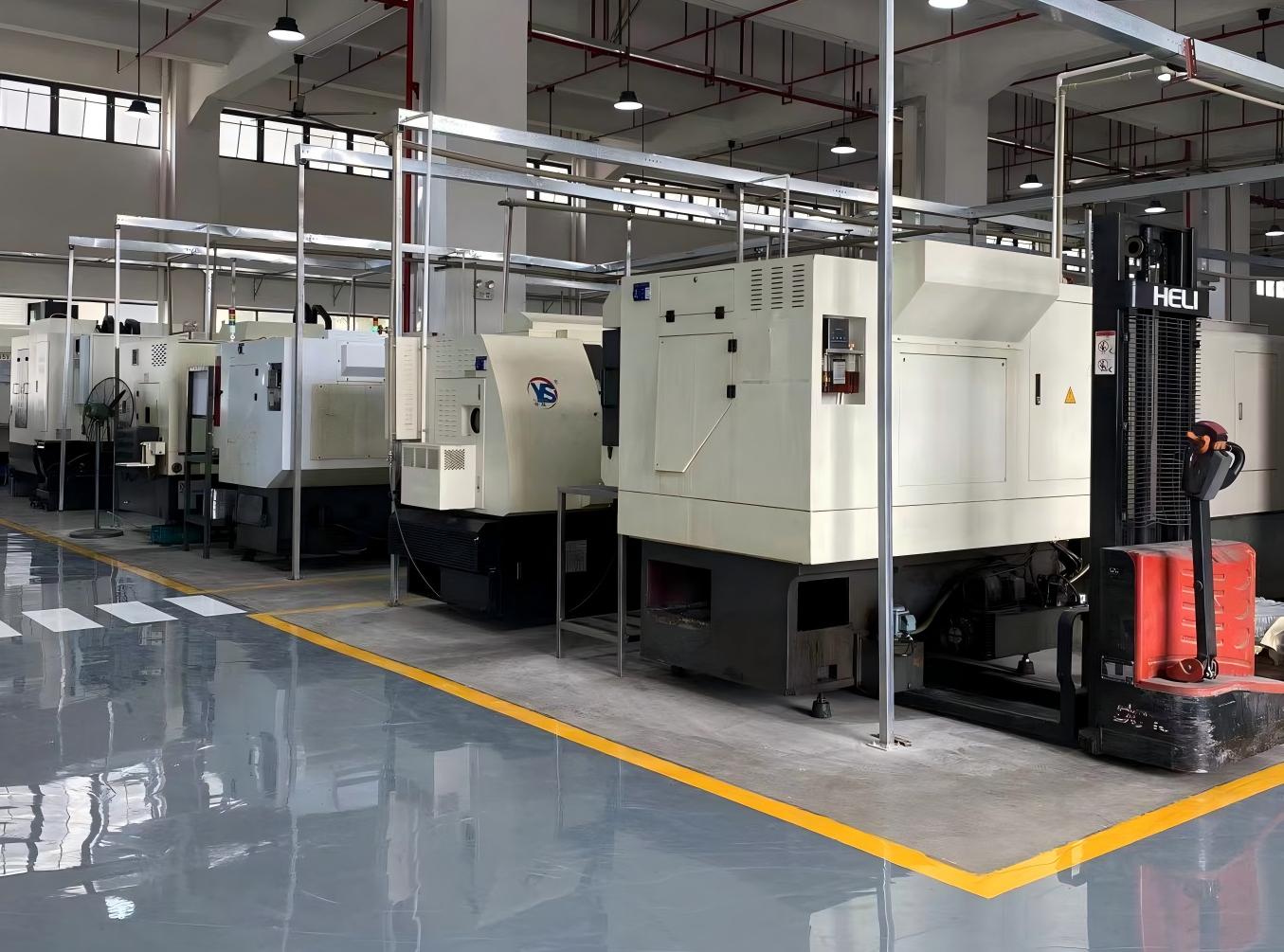 Taller de mecanizado CNC de HorizonRP que produce piezas personalizadas de metal y plástico de alta precisión con capacidades de prototipado rápido.